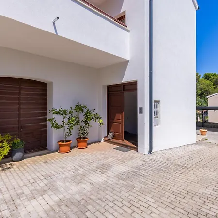 Apartamento Of Uliana Funtana